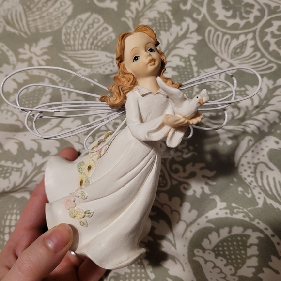 Angel figurine - Picture 1 of 3